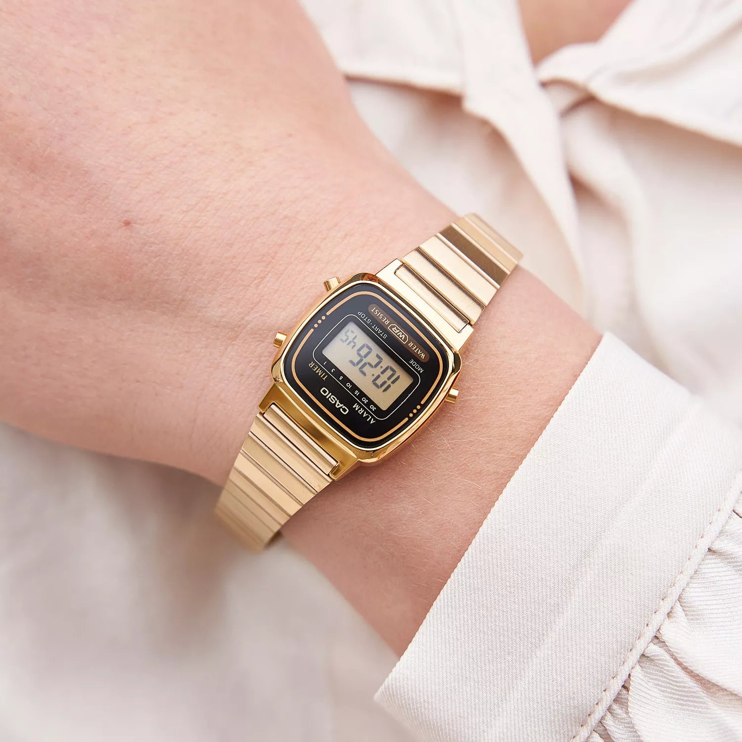 CASIO VINTAGE MINIUHR, GANZ GOLD, 24 MM – LA670WEGA-1EF