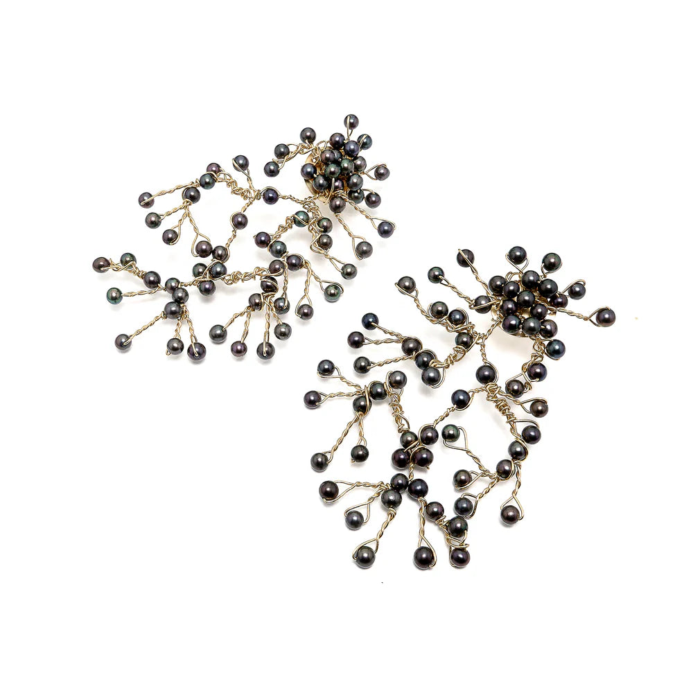 Orecchini LUCEDEIMIEIOCCHI, in argento dorato e perle nere, Collezione Lulù - LDMO 476