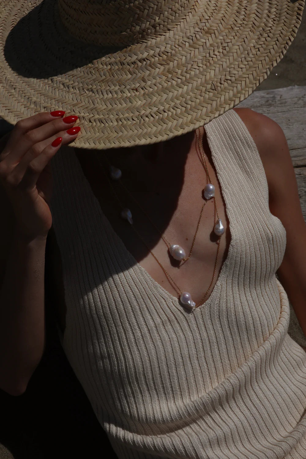 Collana lunga LUCEDEIMIEIOCCHI, in argento dorato e perle scaramazze grigie, Collezione Lola Bold - LDMO 766-grey