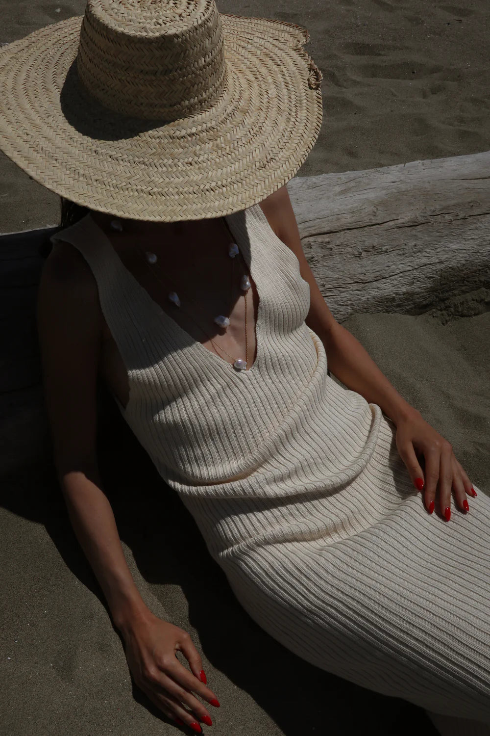 Collana lunga LUCEDEIMIEIOCCHI, in argento dorato e perle scaramazze grigie, Collezione Lola Bold - LDMO 766-grey