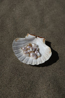 Collana lunga LUCEDEIMIEIOCCHI, in argento dorato e perle scaramazze bianche, Collezione Lola Bold - LDMO 766-white