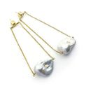 Orecchini LUCEDEIMIEIOCCHI, in argento dorato e perle scaramazze bianche, Collezione Lola Bold - LDMO 767-white