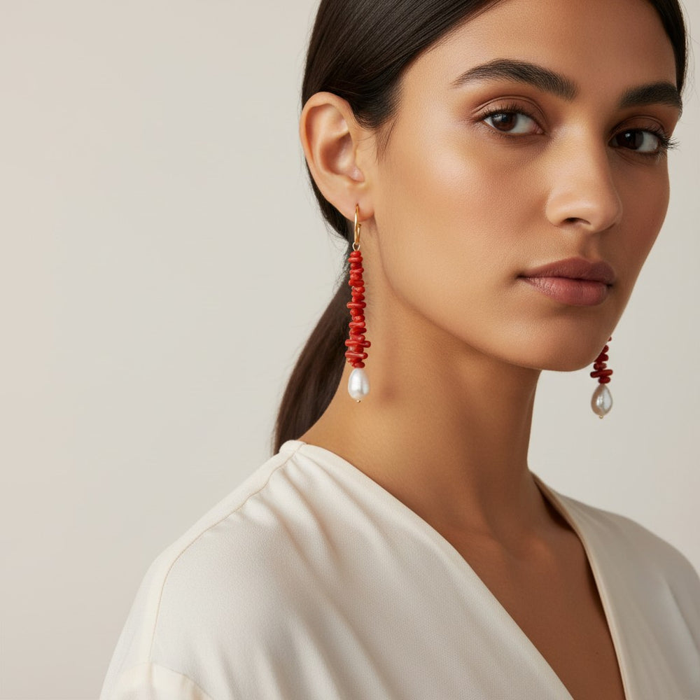 LUCEDEIMIEIOCCHI Orecchini pendenti Pluff in argento dorato e corallo rosso - LDMO 839 OR
