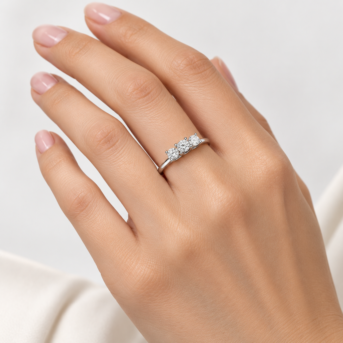 Trilogie-Ring aus Weißgold mit Diamanten – LID3312