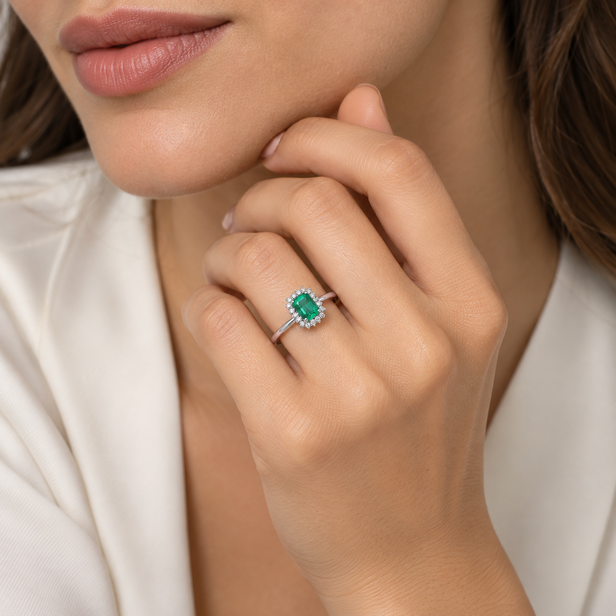 Anello Miluna con smeraldo ottagonale e diamanti in oro bianco 18kt - LID3675