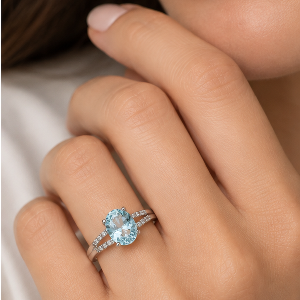 Anello Miluna con acquamarina ovale e doppio motivo di diamanti in oro bianco 18kt - LID3921