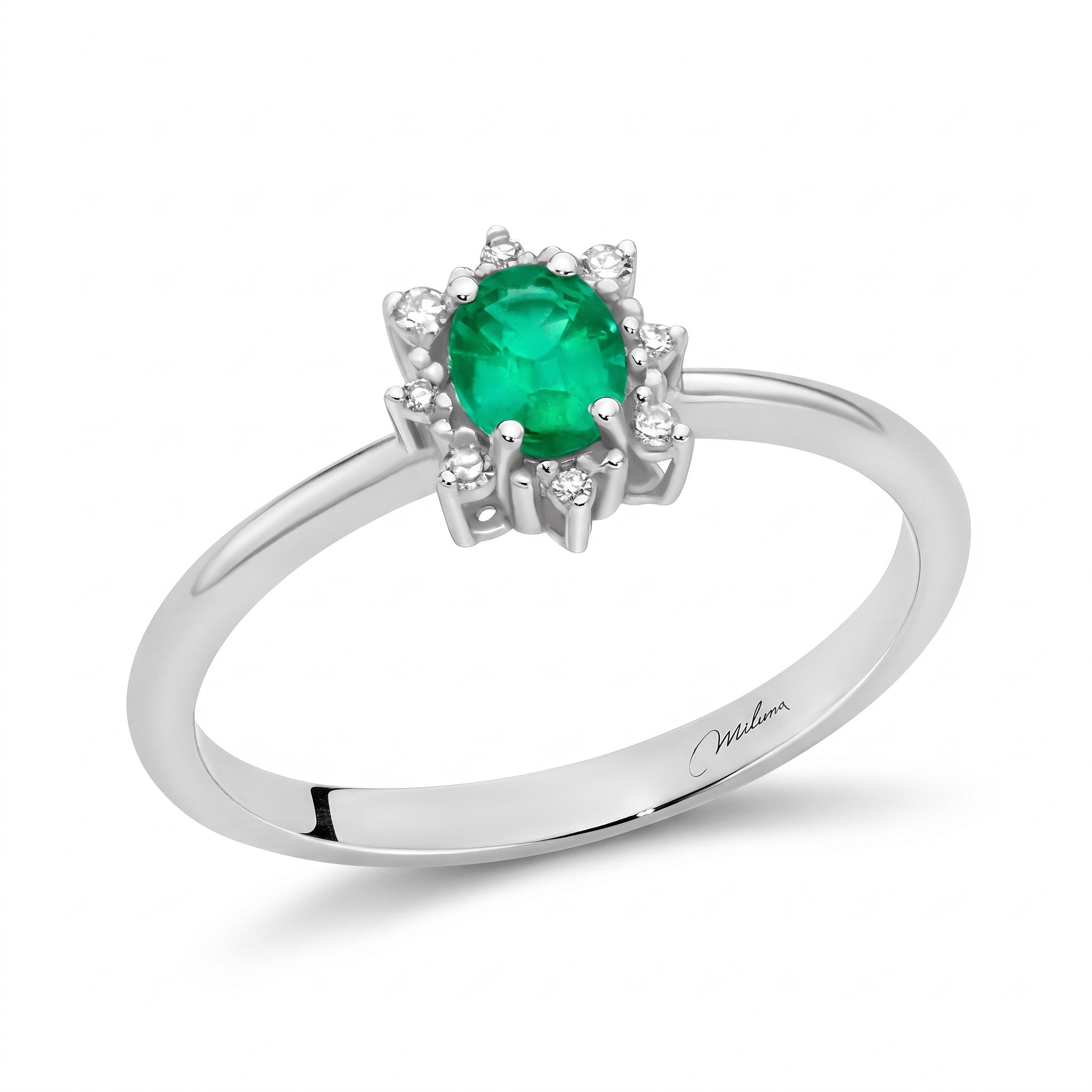 Anello Miluna in oro bianco 18kt con smeraldo ovale contornato di diamanti - LID4197