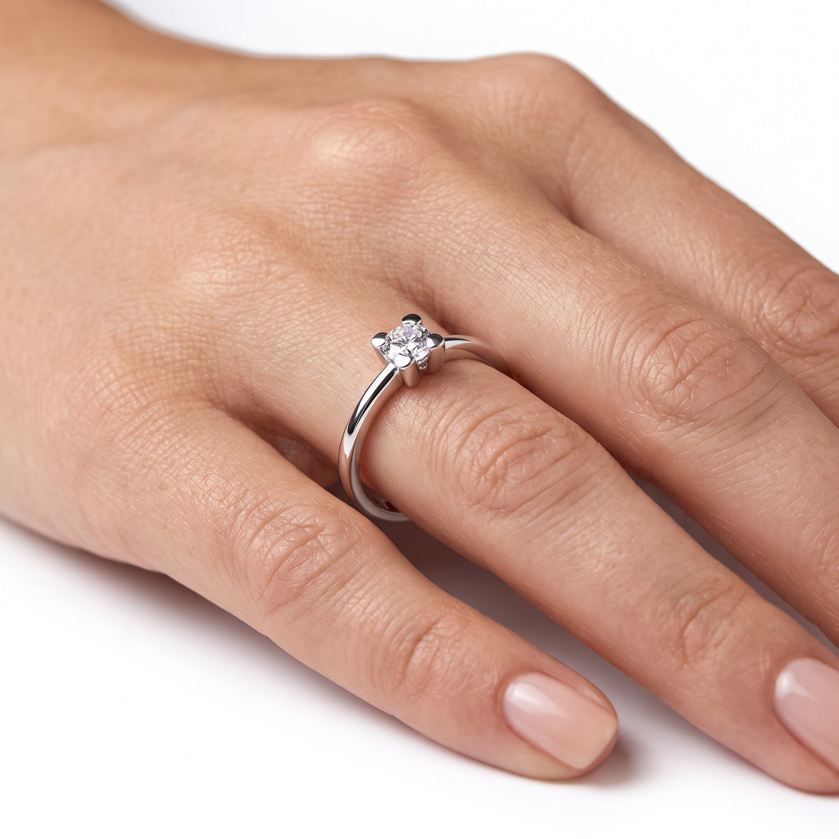 Anello solitario Miluna in oro bianco 18kt e diamante, e griffe a forma di cuore, 0.20ct - LID4240-020