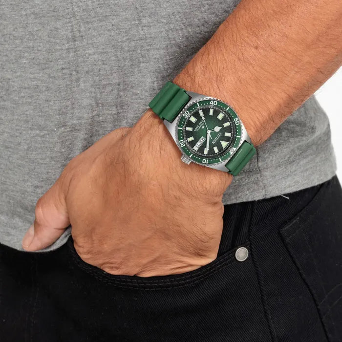 Citizen Promaster, Diver's Automatic 200 mt, cinturino in caucciù verde e quadrante verde, 41mm - NY0121-09X