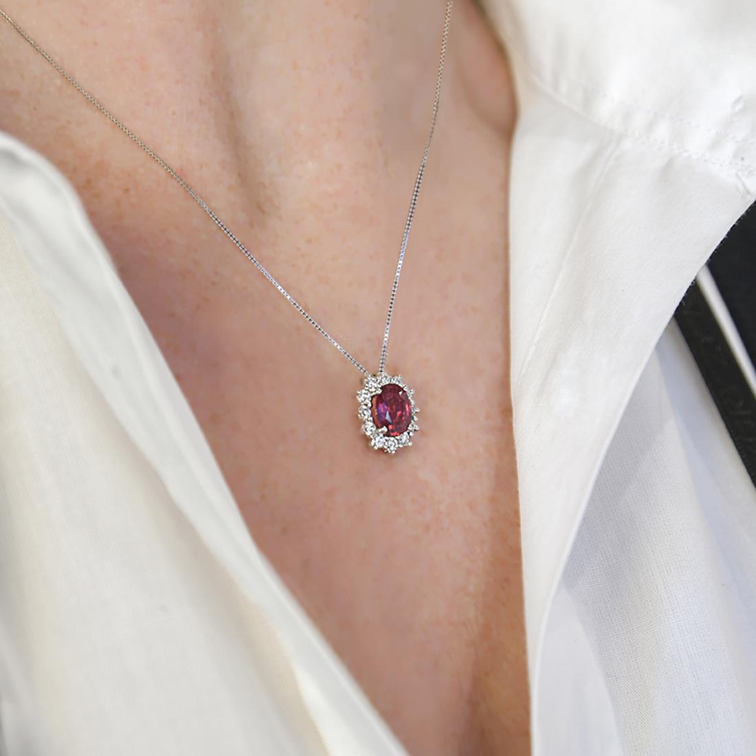 Girocollo Recarlo in oro bianco 18kt con rubino centrale e giro di diamanti, 0.51ct di rubino - P77CC001/RB