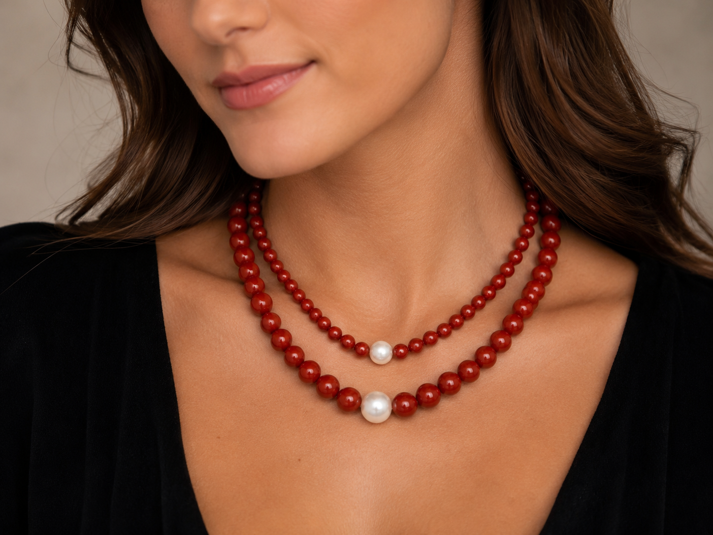 Collana Miluna "Terra e Mare" – Perle freshwater e agglomerato di Corallo Rosso, con chiusura in argento - PCL6786