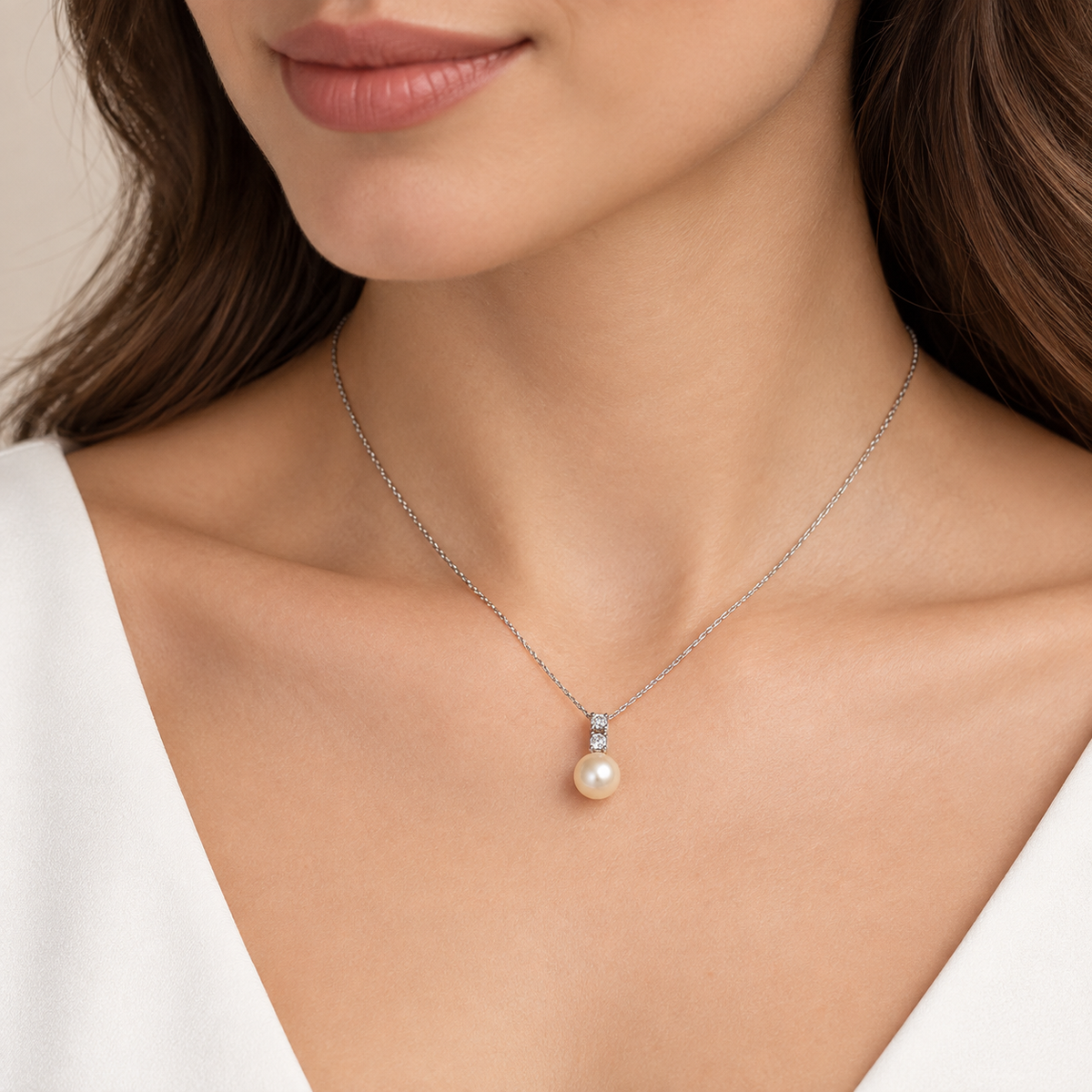 Collana Miluna in oro bianco 9kt con perla orientale centrale e due diamanti - PCL6955X