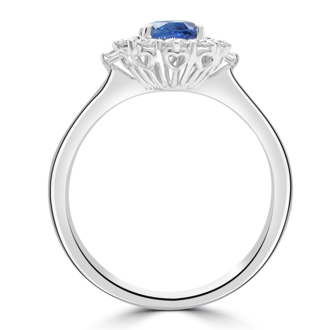 Anello Recarlo in oro bianco 18kt, zaffiro taglio ovale e giro di diamanti, 0.78ct di zaffiro - R79CC108/ZB030