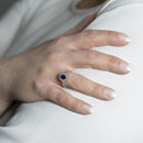 Anello Recarlo in oro bianco 18kt, zaffiro taglio ovale e giro di diamanti, 0.78ct di zaffiro - R79CC108/ZB030