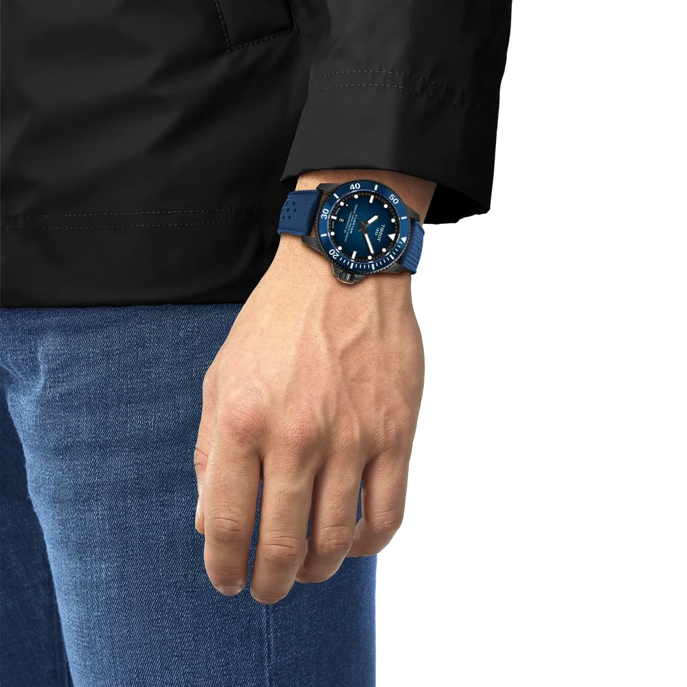 Orologio Tissot Seastar 2000, automatico quadrante blu sfumato e finitura in PVD blu, 44mm - T1209073704100