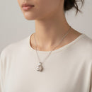 Ciondolo medio Chantecler, in argento e smalto bianco - 31762