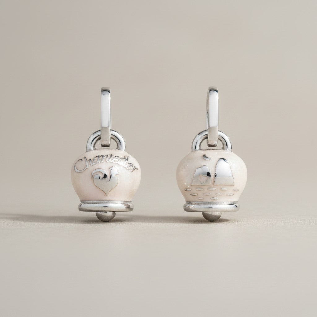 Mittlerer Anhänger aus der Chantecler Et Voilà-Kollektion aus Silber und weißem Emaille – 31762