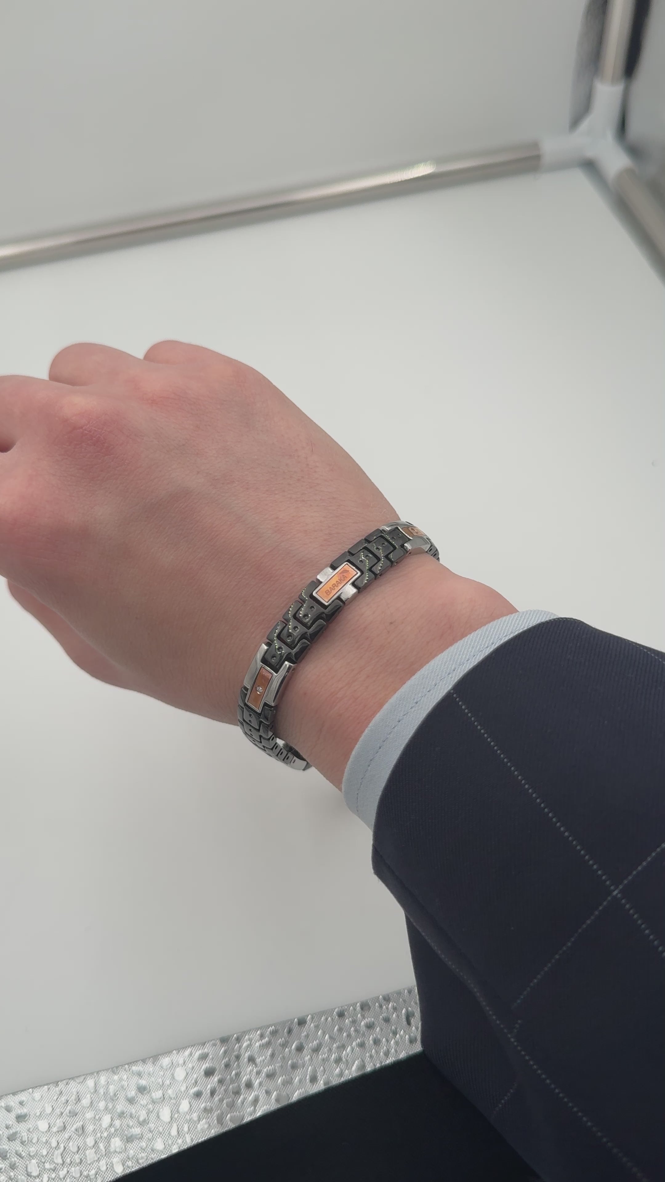 Bracciale Baraka' Collezione "Kabala" in ceramica nera, acciaio, dettagli oro rosa 18kt e  diamante centrale - BR214203